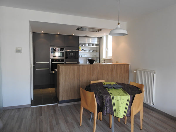 Lovely renovated spacious and bright apartment with a sunny furnished balcony. Q Ghent, Belgium Bright & Luxury City Centre apartment in Ghent Entire rental unit vacation rental 10842431