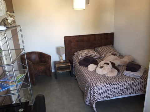 Détendez-vous dans ce logement calme et élégant. Mérignac, France Chambre individuelle dans une maison résidentielle Private room in home vacation rental 558708965631336642