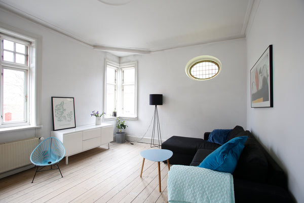 Du vil elske min bolig på grund af nabolaget, charmen, lyset og hyggen. Vores bo Copenhagen, Denmark Solrig lejlighed i byhus med altan Entire townhouse vacation rental 16944963