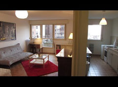 Mon logement est proche de les restaurants, la vie nocturne et les transports en  Appartement centre ville Entire rental unit vacation rental 13611100