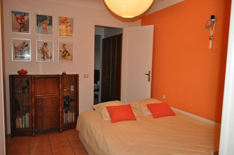 Deux chambres séparées par une salle de bains et WC.  <br />Une première chambre Bordeaux, France 2 chambres séparées par une jolie salle de bains Private room in home vacation rental 6859711