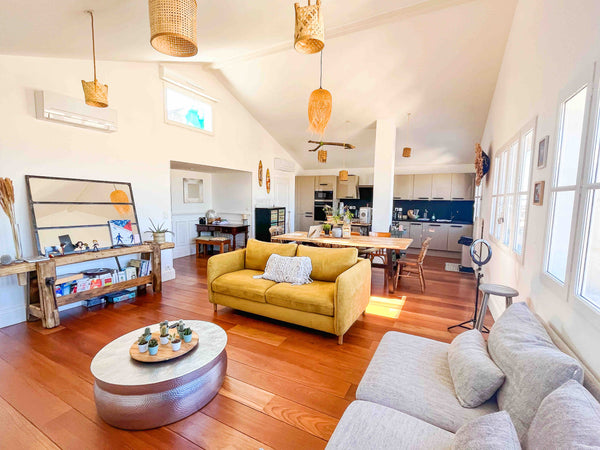 Superbe T4 idéalement situé dans l’hyper centre à 2 minutes du cours Georges Cle Bordeaux, France Superbe appartement t4 avec rooftop et 1 parking Entire rental unit vacation rental 547683308869489172