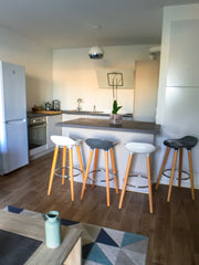 Appartement avec balcon dans résidence sécurisée au coeur des Chartrons.<br />Si France Appartement lumineux de 45m² avec parking privé Entire rental unit vacation rental 27982483