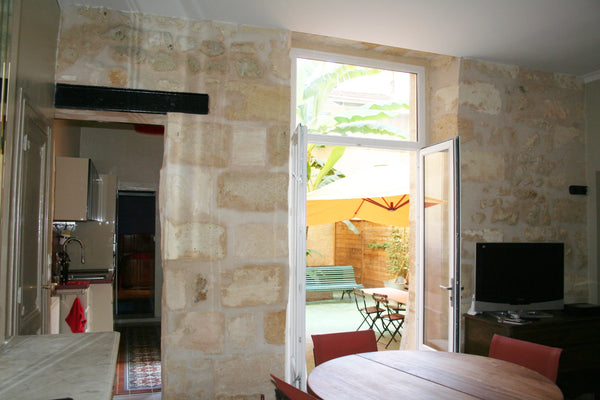 T3 à 20 mètres  cathédrale et mairie.<br /><br />Tout Bordeaux historique à pied Bordeaux, France T3 avec jardin , à  20 mètres  de la cathédrale . Entire rental unit vacation rental 19394098