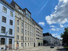 A quiet location centrally located: The bright apartment consists of an eat-in k  Flarent WG Studio with balcony Entire rental unit vacation rental 658528599657501555