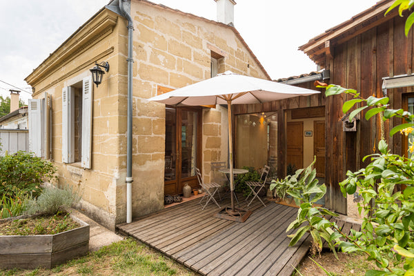 This little house proposes the advantages of the city in a green setting. Situat Gradignan, France Sitta Cottage Entire home vacation rental 19484567