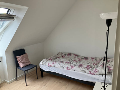 Nyd det simple liv i denne fredelige og centralt beliggende bolig. I lejligheden Nykøbing Falster, Denmark Skøn lejlighed tæt på kæmpe park og en strand Private room in rental unit vacation rental 681636098623579294