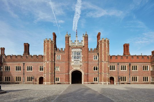 Full Day Tudor Tour to Hampton Court Palace and Hever Castle from London  Private Tours and Travel Guide Europe London CITY London Destination Tour