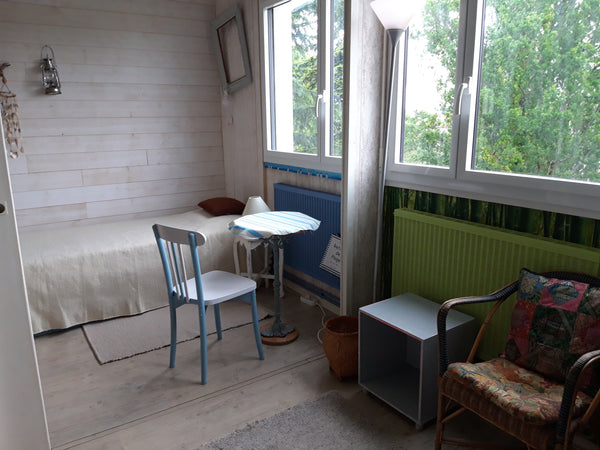 Talence: university town at 5km from Bordeaux 's center, in quiet residence with Talence, France room for 3 persons private bath, balcony Private room in condo vacation rental 34621765