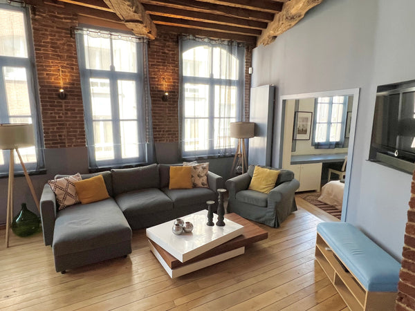 You and/or your partner, family/friends will be close to everything when you sta  Entire house near Grand Place 4 min walk Entire townhouse vacation rental 641073332446548321