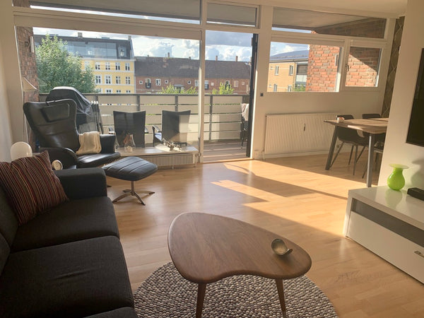 70 square meters (753 sq. ft) bright penthouse apartment with elevator. Subway/M Frederiksberg, Denmark Penthouse w/elevator+balcony next to Metro/Subway Entire rental unit vacation rental 38713191