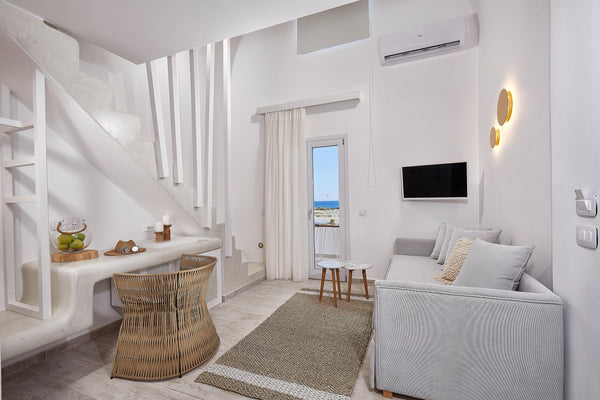 Able of accommodating 2 adults and 1 child  (or maximum 3 adults) in its spaciou  Family Maisonette | Sea View Room in hotel vacation rental 25364066