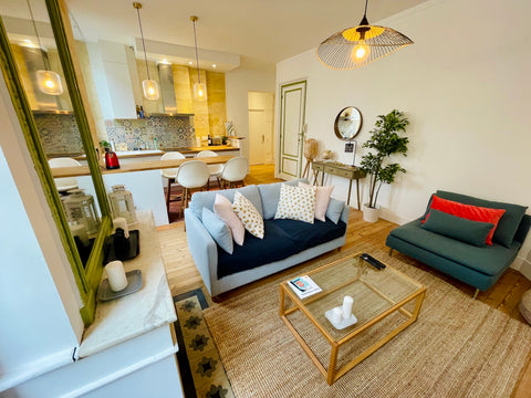 Grand 2 pièces, tout juste rénové, en plein coeur du vieux Bordeaux.<br />Sa pro Bordeaux, France Grand 2 pièces au coeur du centre historique Entire condo vacation rental 51076280