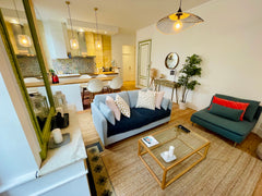 Grand 2 pièces, tout juste rénové, en plein coeur du vieux Bordeaux.<br />Sa pro Bordeaux, France Grand 2 pièces au coeur du centre historique Entire condo vacation rental 51076280