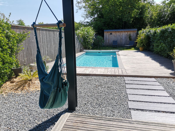 Jolie maison mitoyenne entièrement renovée dans un environnement très vert .<br  Mérignac, France Maison proche Bordeaux avec piscine et chat ! Entire home vacation rental 50171684