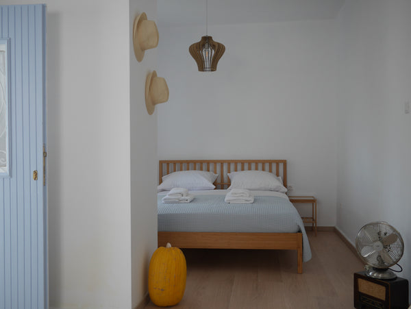This fully equipped studio can accommodate up to 4 people.<br />It's 1 hour from  Apikia Studio - Andros Entire rental unit vacation rental 27104543