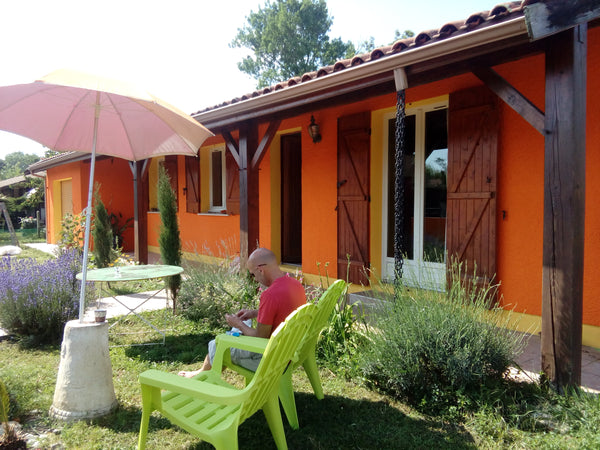maison de plein pied, grand jardin, belle véranda spacieuse avec vue et accès su Saint-Louis-de-Montferrand, France charmante maison equipée au calme Entire home vacation rental 11405031