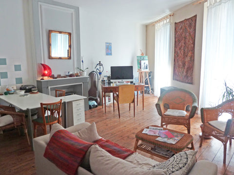 Joli appartement T2 lumineux en hyper-centre dans un très bel immeuble en pierre Bordeaux, France Appart cosy - Centre historique Bdx Entire rental unit vacation rental 6916847