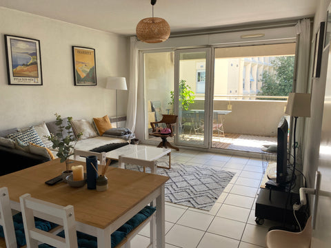 Simplifiez-vous la vie dans ce logement paisible et central. Appartement de 80m2  Bordeaux, 80m2, chambre et parking privé. Private room in rental unit vacation rental 710035188082694862