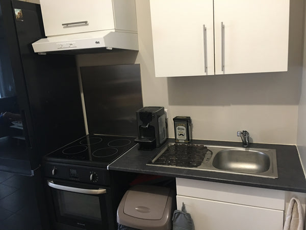 Superbe appartement T2 avec parking privé et fermé proche toutes commodité,tram,  Sur Bègles superbe petit appartement T2 Entire condo vacation rental 642439264112140153