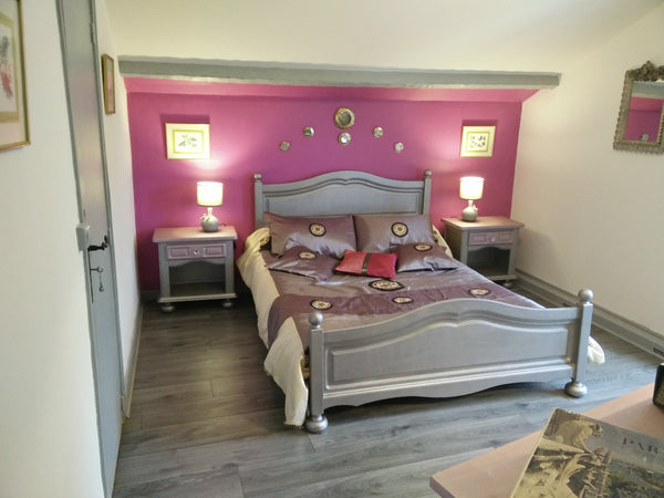 T1 très cosy entièrement rénové (janvier 2017) situé au 1er étage de notre maiso Ambarès-et-Lagrave, France T1  mansardé 26m2 Entire home vacation rental 10079711