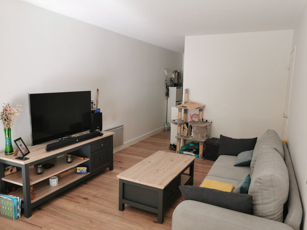 Situé près de Bordeaux, à 15 min de l'aéroport, aux portes du Médoc, de ses beau Eysines, France T2 avec belle terrasse, proche Bordeaux et océan Entire condo vacation rental 33586776