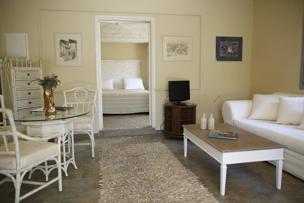 Ideal accommodation for families with one spacious bedroom and separate cozy liv  Luxury Family Residence by Porto Kea Entire rental unit vacation rental 9604486