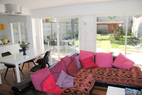 Située en  plein cœur du quartier Saint Augustin à Bordeaux,  petit village dans Bordeaux, France Maison avec Jardin - Bordeaux St Augustin Entire townhouse vacation rental 18339759