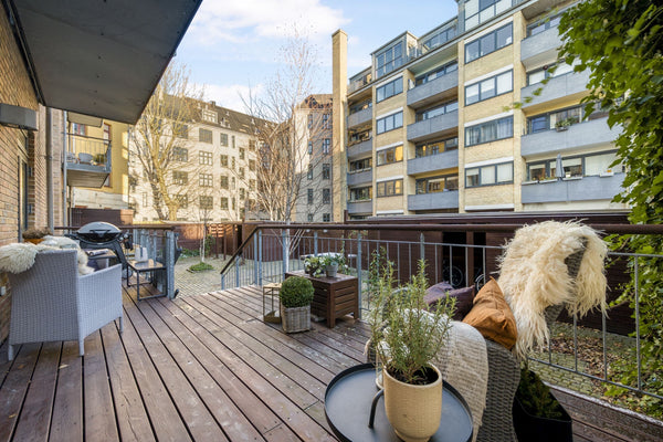 Nyd det simple liv i denne fredelige og centralt beliggende bolig. Lejligheden l Copenhagen, Denmark Skøn lejlighed med gårdhave i hjertet af Østerbro Entire condo vacation rental 645256166376793073