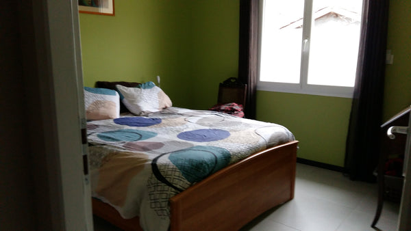 Ma maison est dans un quartier calme proche de tous les moyens de transports -bu Mérignac, France chambre lumineuse Private room in home vacation rental 33813555