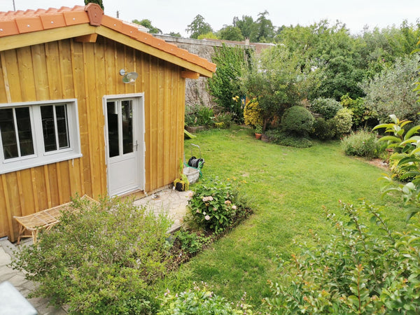 We welcome you in our outbuilding located in the garden, which has an independen Saint-Sever, France Independent wooden hut near CHU/University Private room in guesthouse vacation rental 45331140