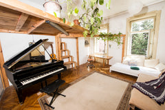 The spacious flat located 1,2 km from the cente. Although needing some renovatio Vienna, Austria Spacious 125 m2 flat with Jacuzzi close to center Entire rental unit vacation rental 4360398