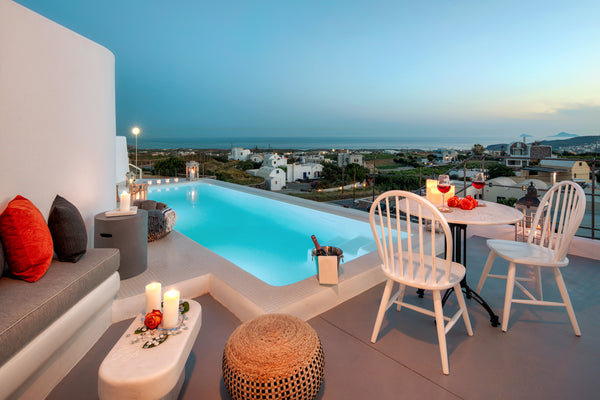 Villa  Iris offers a beautiful open plan sitting and dining area with traditiona  Milestone Iris Villa up to 3 pax Cycladic home vacation rental 35336019