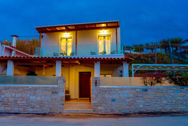 Stylish Beachfront Villa with Amazing Sea Views, A/C, Private Pool in the Pretty  