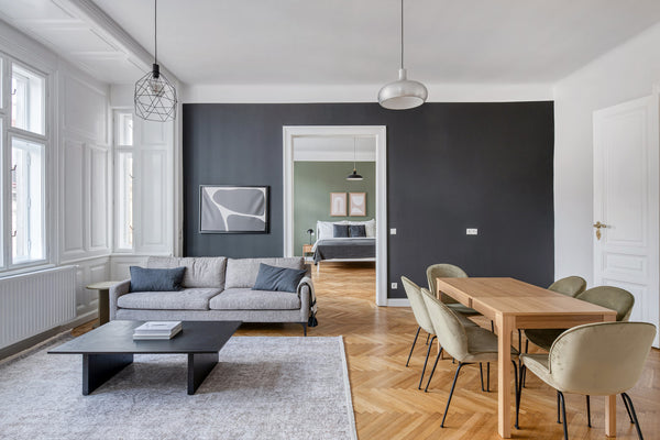 Show up and start living from day one in Vienna with this spacious two-bedroom B Vienna, Austria Josefstadt 2BR w/ Elevator, nr Volksgarten & U2 Entire rental unit vacation rental 52048504