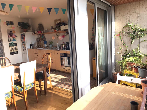 This 25 m2 studio was recently renovated by an architect. Full of light : big wi Paris, France Grd appartement traversant 2 balcons proche canal Entire rental unit vacation rental 25261894