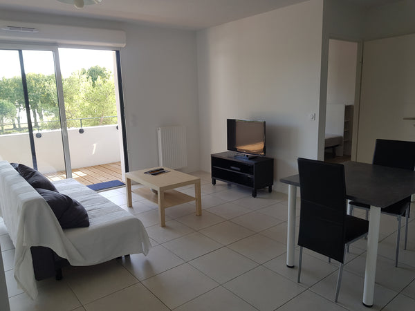 Appartement T2 de 46m2 à Mérignac, proche du bois du Burk dans une résidence réc Andernos-les-Bains, France T2 dans une résidence calme à Mérignac Entire condo vacation rental 49763837