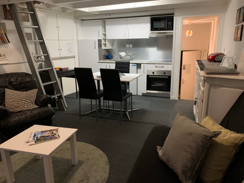 En plein centre ville de Bordeaux et dans un bel immeuble en pierre au 3ème étag Bordeaux, France En plein centre ville historique Entire rental unit vacation rental 5407864