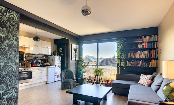 Ouvert à toutes formes de location, nous recherchons dans l'idéal à louer 1 ou 2 Bordeaux, France Charmant T2 avec balcon - Bordeaux Chartrons Entire condo vacation rental 34383726