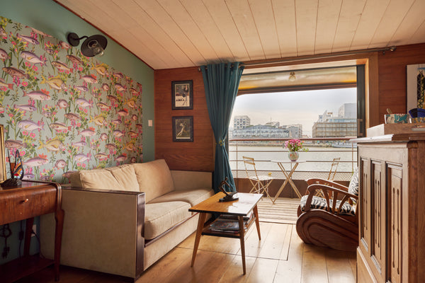 La péniche propose 4 duplex de charme. Chacun dispose en bas d'une chambre clima Bordeaux, France Suite 1930 sur péniche à Bordeaux. Calme, confort. Entire rental unit vacation rental 27216286