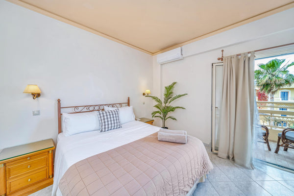 The studio features one bedroom, a bathroom with shower and a private balcony. D Malia beach, Greece Deluxe Mini Suite(2 persons) Shared Pool +BB Opposite of central Beach of Malia Room in hotel vacation rental 21149610