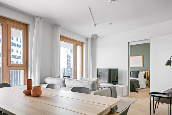 Discover the best of Vienna, with this three-bedroom 10th district - Favoriten a Vienna, Austria Favoriten 3BR w/ Roof, Gym & Lounge, 1min to HBF Entire rental unit vacation rental 624495710102153791