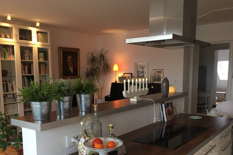 Située dans un quartier calme de Bordeaux proche de tous commerces et à 5 min de Bordeaux, France Chambre cosy dans appartement lumineux Private room in rental unit vacation rental 17524040