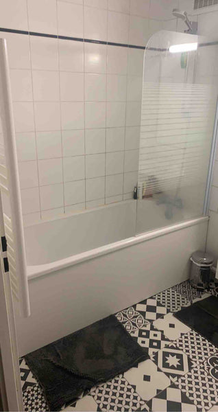 Studio situé en face de la gare saint Jean.<br />Séjour/cuisine.<br />Canapé con Bordeaux, France Charmant studio Entire rental unit vacation rental 50453726