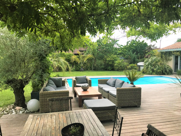 Very large bright home ideal for families. Easy care, you can enjoy the heated p Pessac, France Ideal home for the holidays Entire home vacation rental 6479298