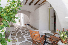 A bright and shiny apartment, hidden within the traditional alleys of the old to Paros, Greece Traditional stonebuilt house Entire home vacation rental 44448349