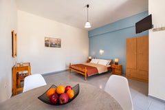 Within 70 metres from the black sandy beach of Perissa<br />Onar rooms and studi Greece Onar  Double Studio Room Room in hotel vacation rental 18573733