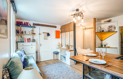 Ideally located between Chartrons district and Cité du Vin, two steps to the cit Paris, France Elegant flat near the centre of Bordeaux - Welkeys Entire rental unit vacation rental 732421109956174326