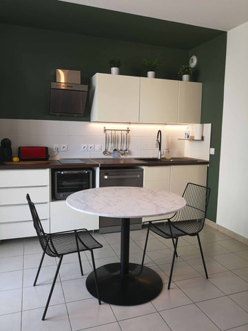 L'appartement est fraîchement rénové et peut recevoir jusqu'à 4 personnes. Le ba Bègles, France Bel appartement rénové pour un séjour réussi Entire rental unit vacation rental 44643153