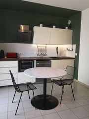 L'appartement est fraîchement rénové et peut recevoir jusqu'à 4 personnes. Le ba Bègles, France Bel appartement rénové pour un séjour réussi Entire rental unit vacation rental 44643153